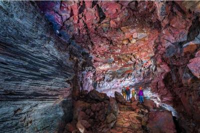 Excursión a un túnel de lava