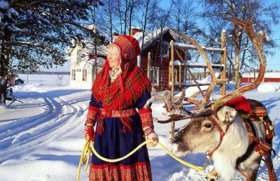 Papá Noel y Aurora Boreal