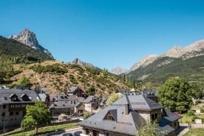 Descubriendo el Valle de Tena, los ibones y picos más espectaculares de Aragón.